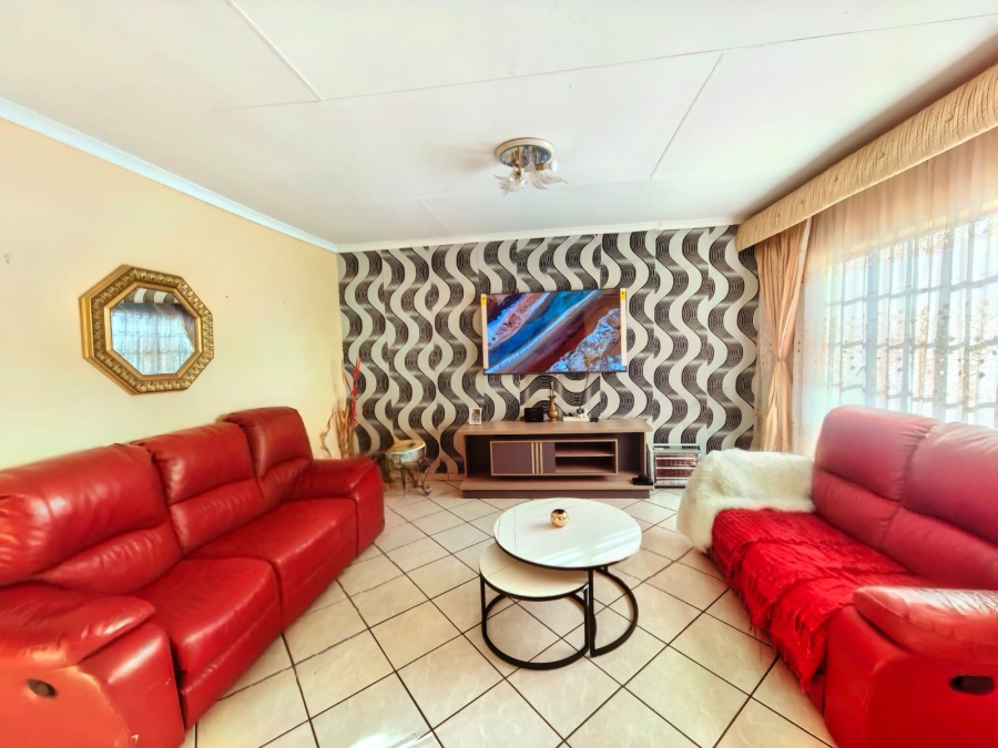 3 Bedroom Property for Sale in Geelhoutpark North West